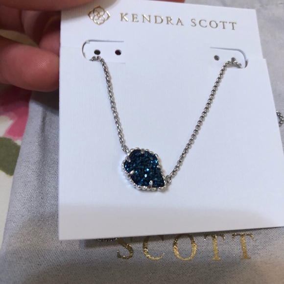 $ firm no offers Kendra Scott Tess Necklace - Picture 4 of 5